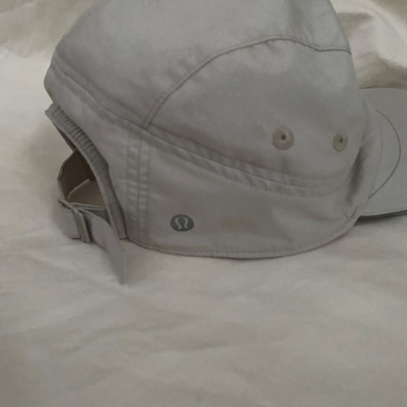 7 pieces of Lululemon Athletic Wear - Picture 10 of 11